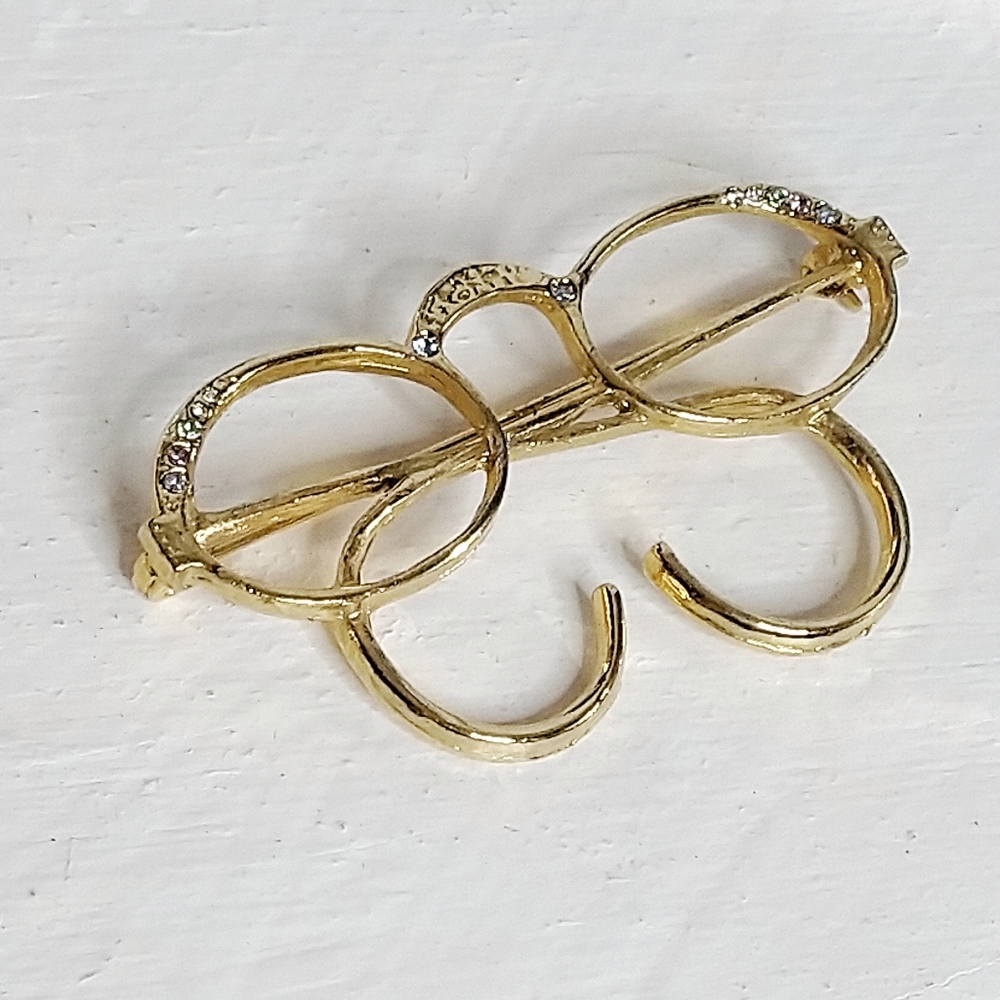 Kitschy Retro Glasses Brooch